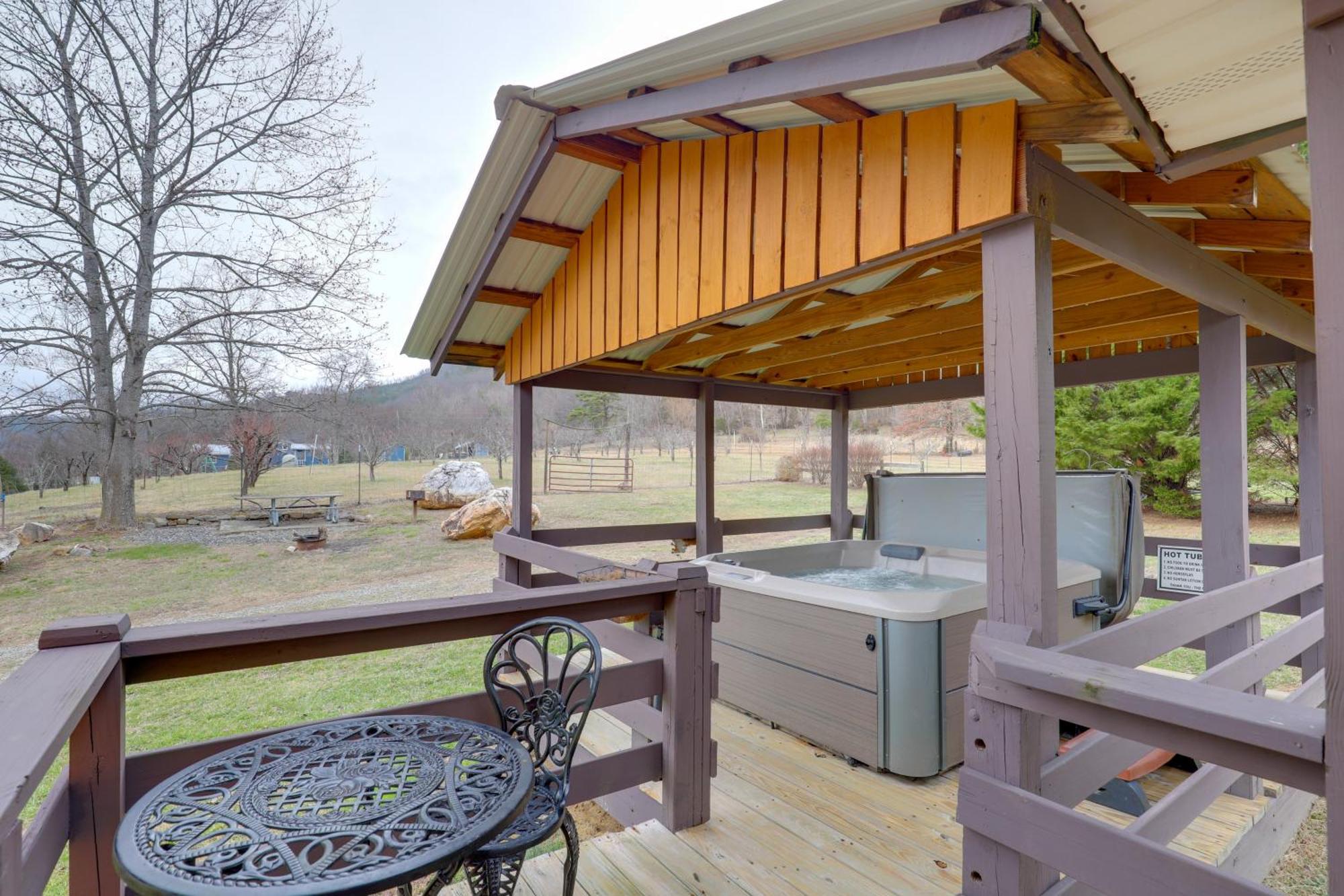 Riverfront Hot Springs Cabin With Private Hot Tub! Ngoại thất bức ảnh